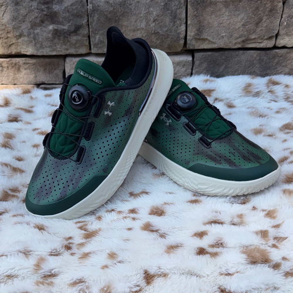 Under Armour SlipSpeed “College park Logic Limited Edition” Green NWOB